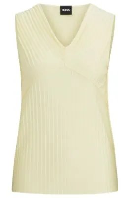 Sleeveless jersey top with V neckline and plissé pleats 