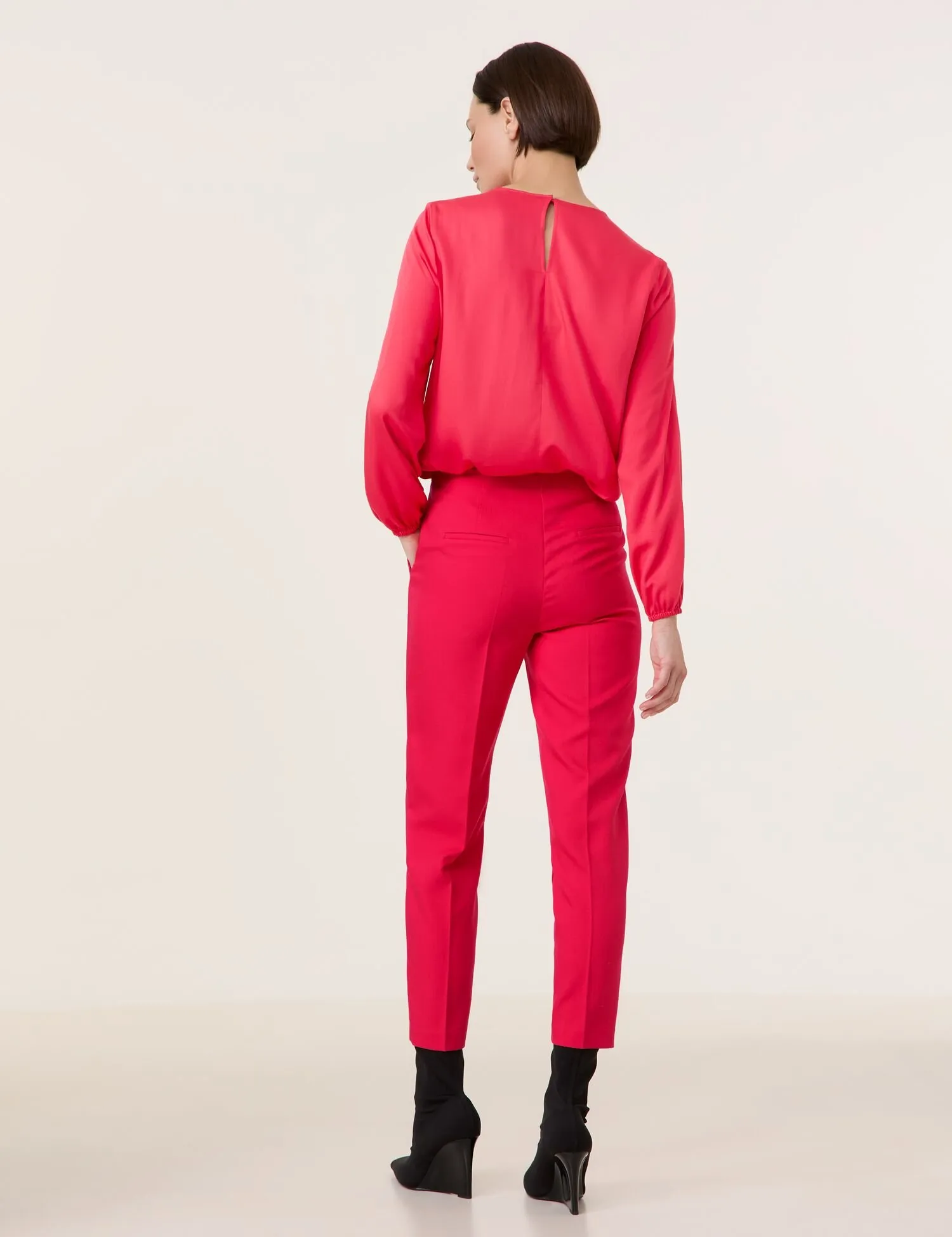 Smart 7/8-length stretch trousers in a tailored fit